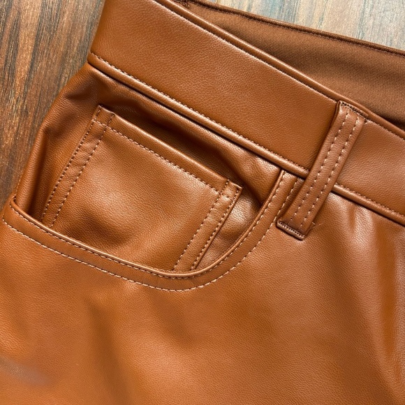 Abercrombie & Fitch Vegan Leather 90s Straight Pant - Brown - Picture 6 of 11